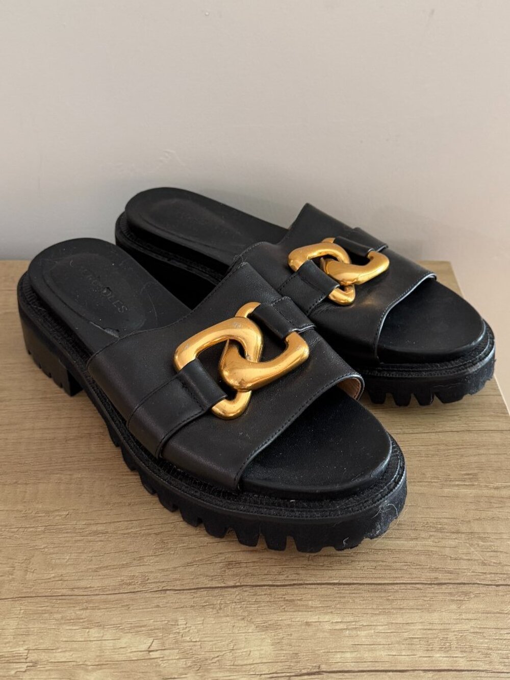 Aerosoles |  Lima Black Platform Lug Sole Leather Sandals 7.5